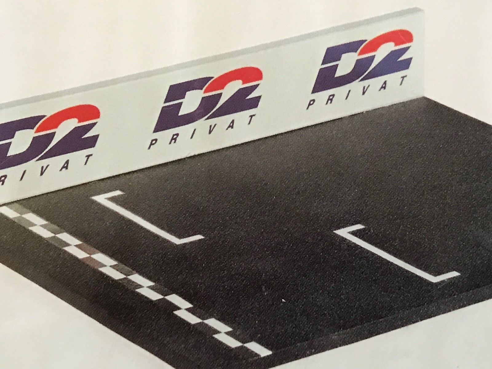 Exoto 43 Hi-Tech | DTM Racing Pole Postion Diorama | D2 Privat | # EHT43260
