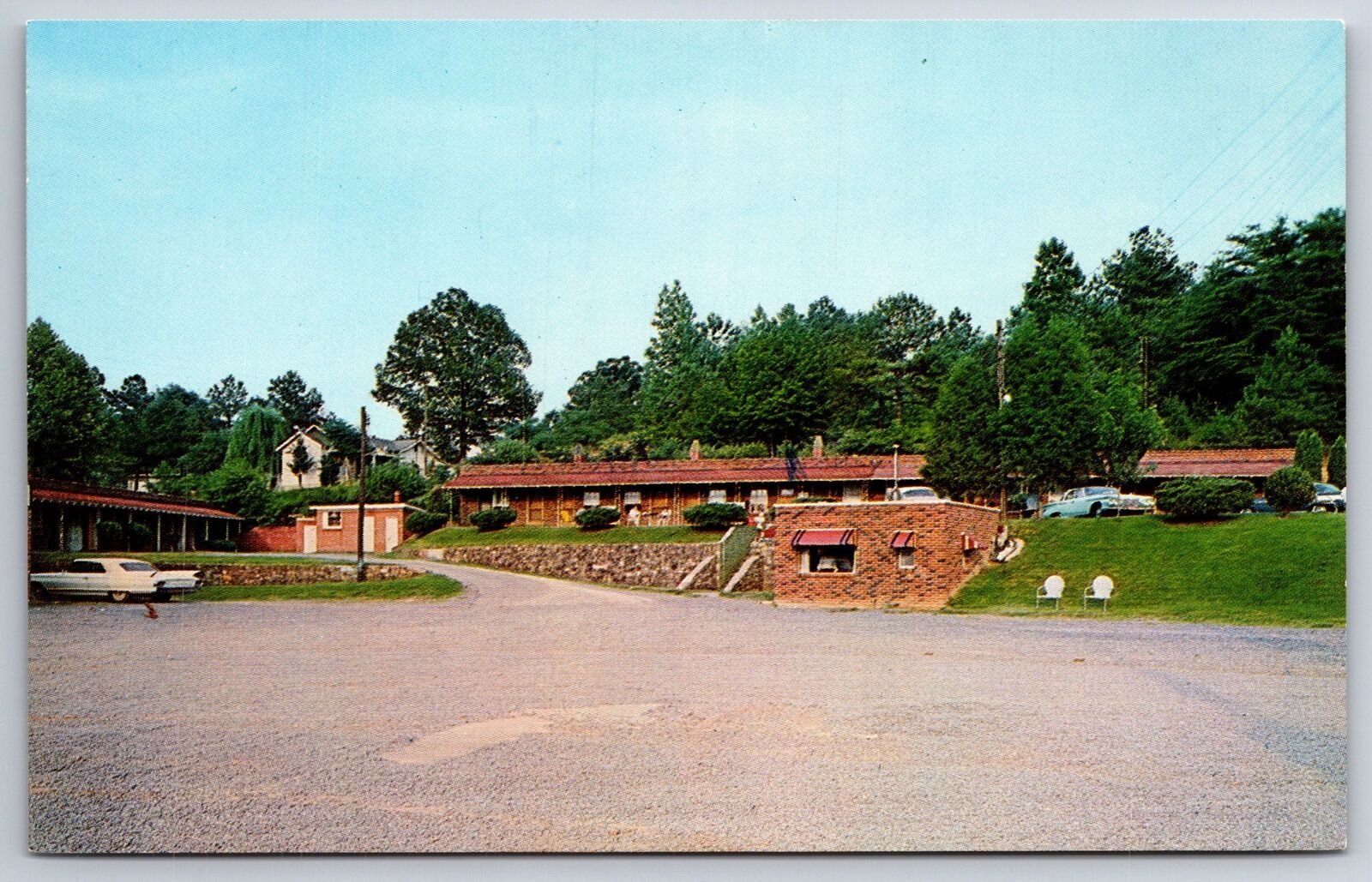 Roadside View~Dalton Georgia~Tourist Court Motel Entrance Scene~Vintage Postcard