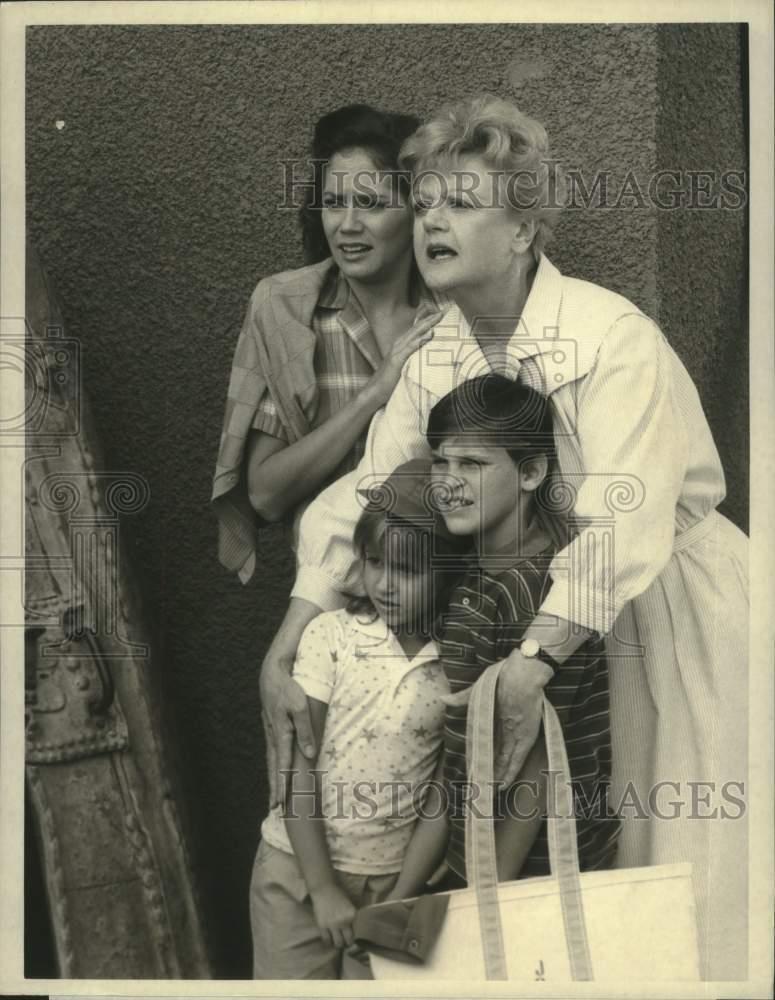 1984 Press Photo Angela Lansbury & cast in \