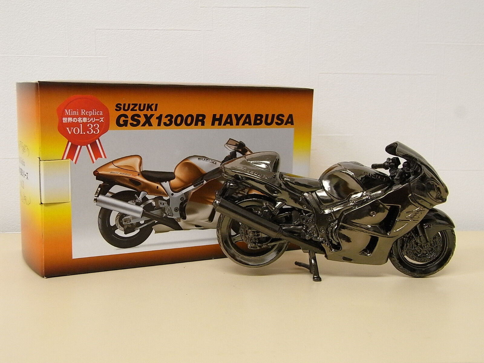 [MODEL] Suzuki GSX1300R HAYABUSA diecast metal figure 1/15 GSX