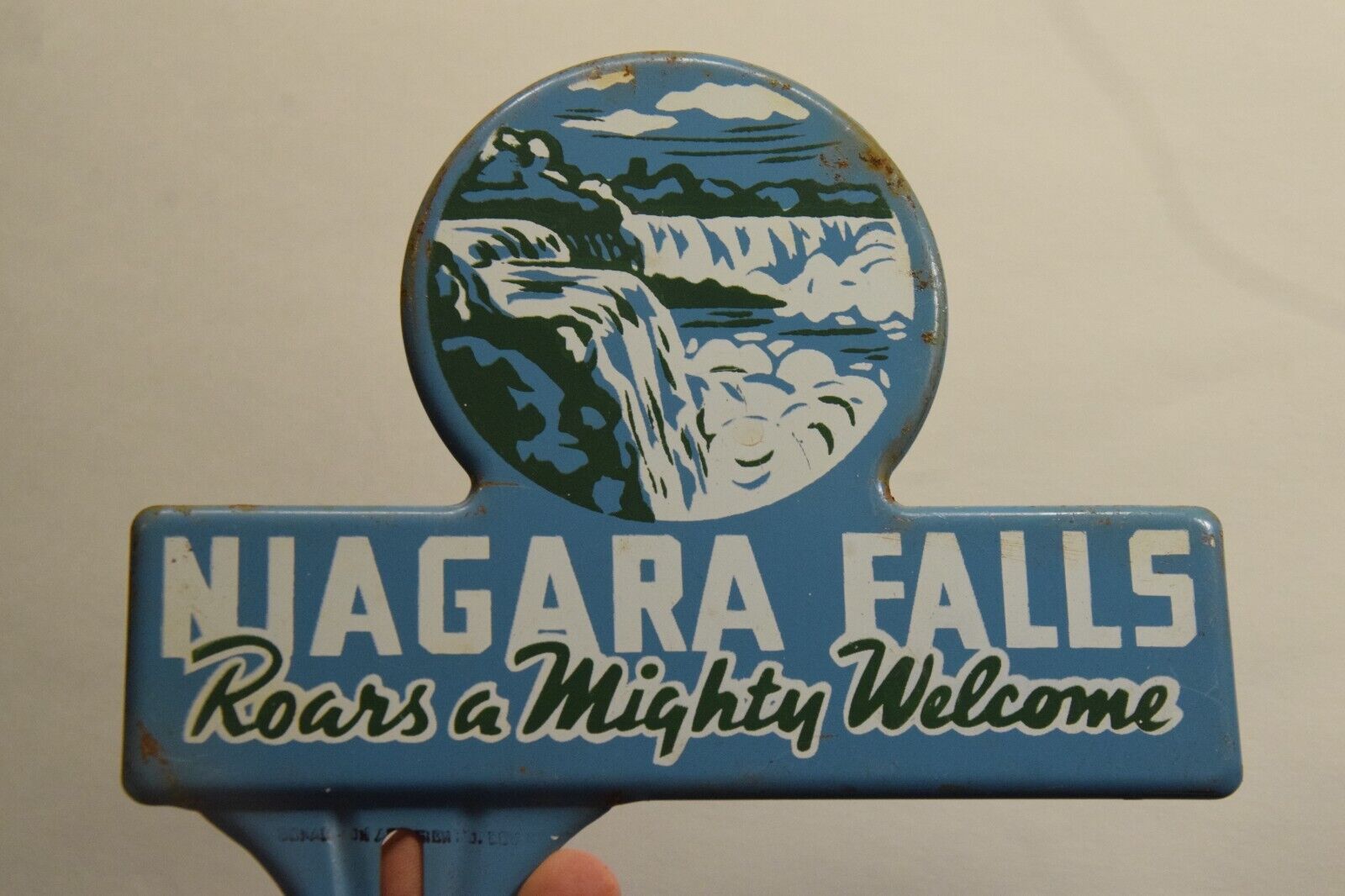 RARE 1950s NIAGRA FALLS STAMPED PAINTED METAL TOPPER SIGN WATERFALL CANADA USA