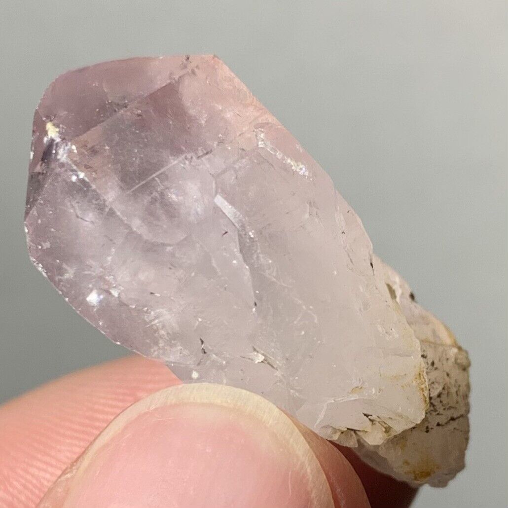 Rare Pale Amethyst Quartz Crystal Khaplu Gilgit-Baltistan PAKISTAN 9.5g