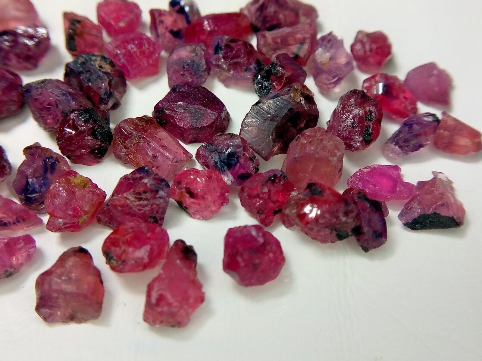 7.76 Gram Amazing UVreactive extremely rare hot Pink colour sapphire roughlot