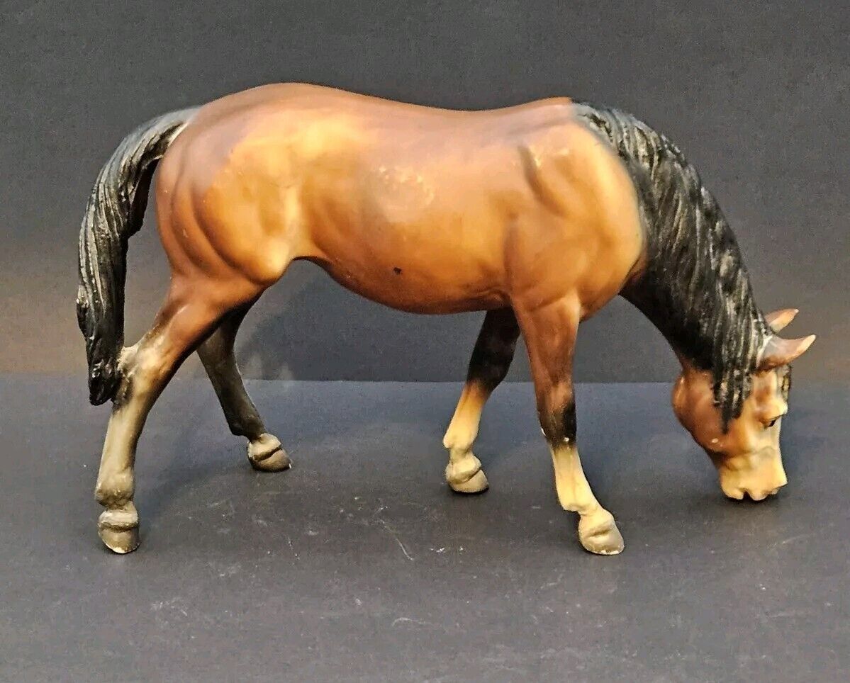 Breyer Traditional Model Horses Grazing Mare #141 \