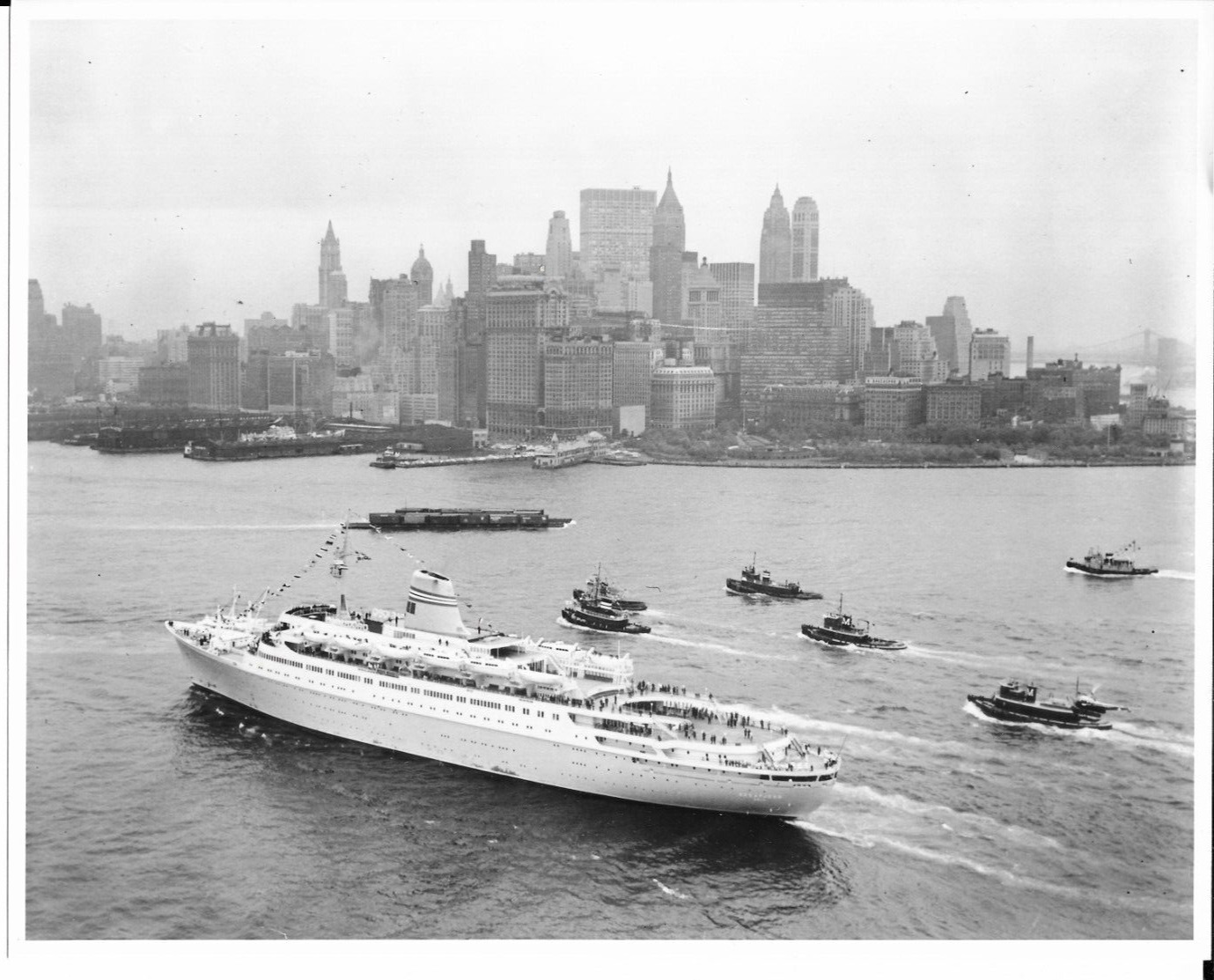 MS Sagafjord Norwegian Cruise Line New York City  Tugboats Photograph 8\