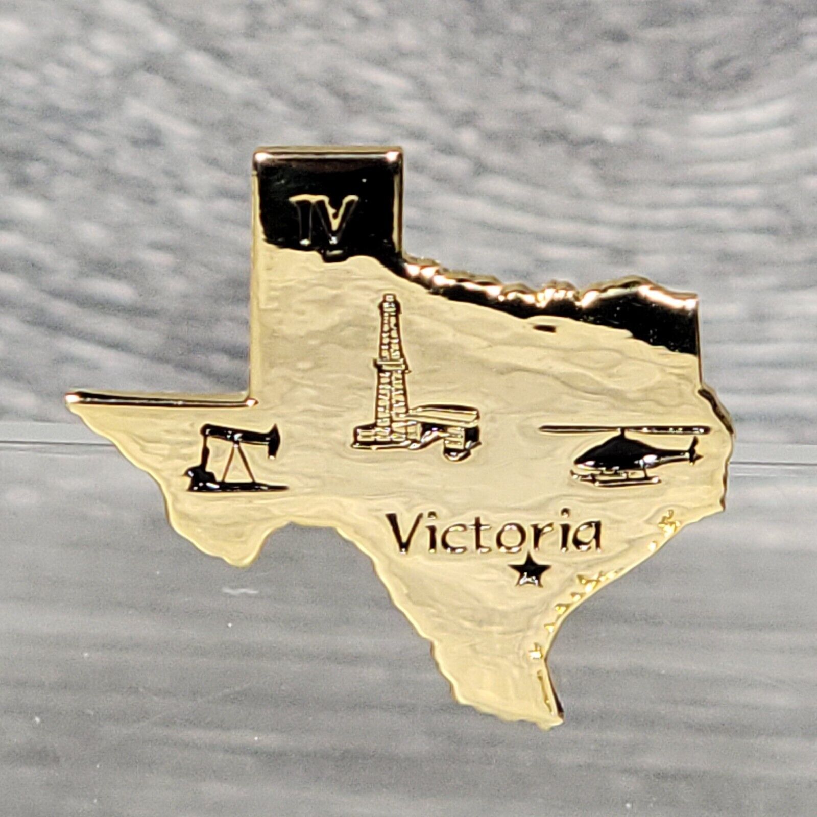Victoria Texas Enamel Pin Button Oil Rig Derrick Helicopter Hat Lapel Tie Vest