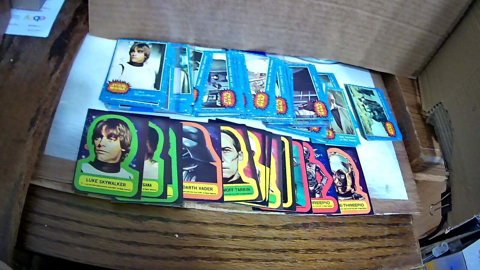 1977 Topps Star Wars Series 1 Complete Set + 9 extra Cards + 11 Stickers