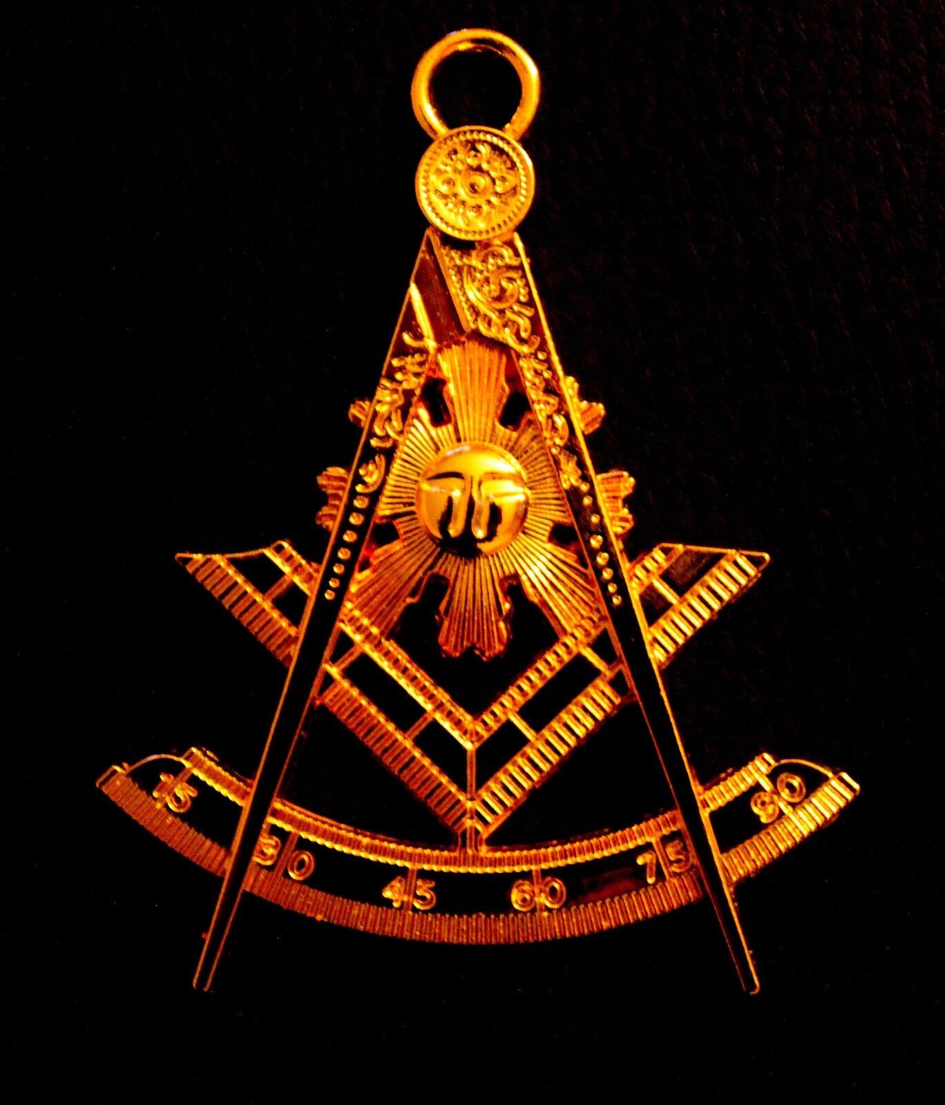 Past Master GOLDEN Tone Jewel For Masonic Collar Regalia Freemason Pendent