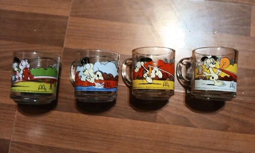 Vintage Complete Set of 4 Garfield McDonald\'s Glass Coffee Mugs Cups 1978