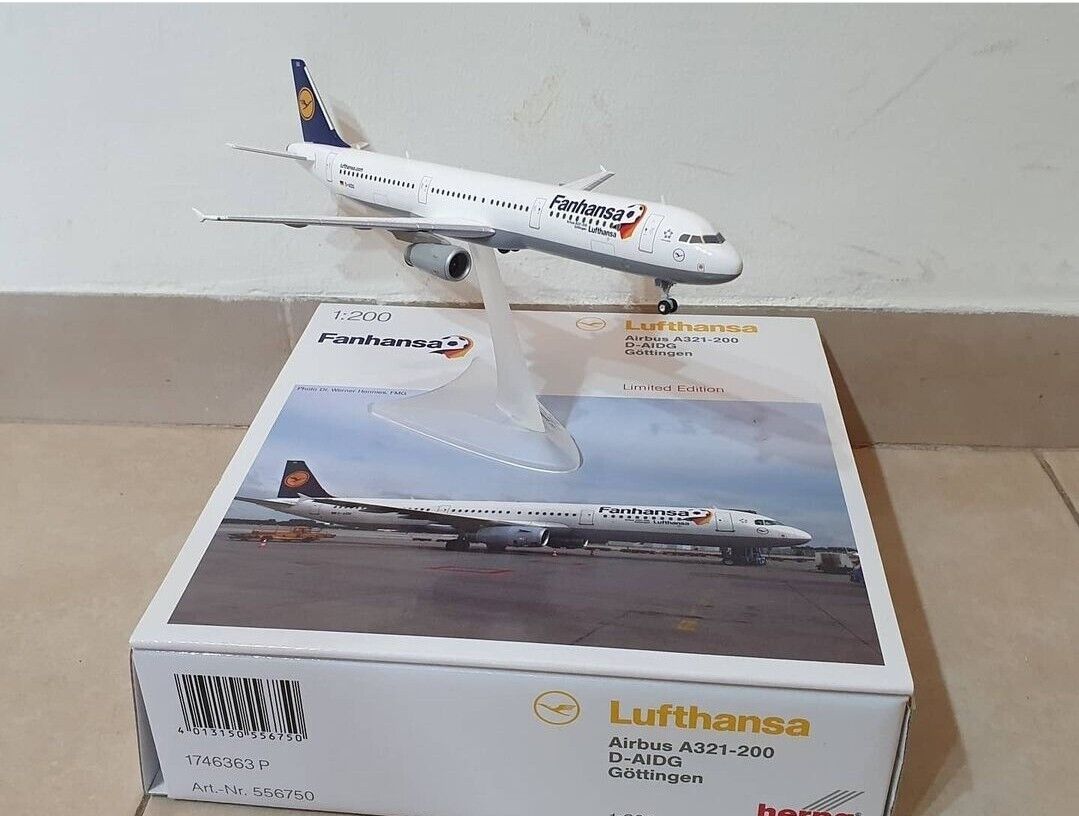 **Sale** Herpa Wings - Lufthansa Airbus A321-200 (Fanhansa) 1:200 Scale Model
