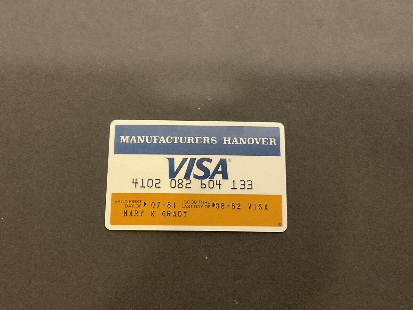 VINTAGE 1982 EXPIRED MANUFACTURERS HANOVER VISA COLLECTIBLE