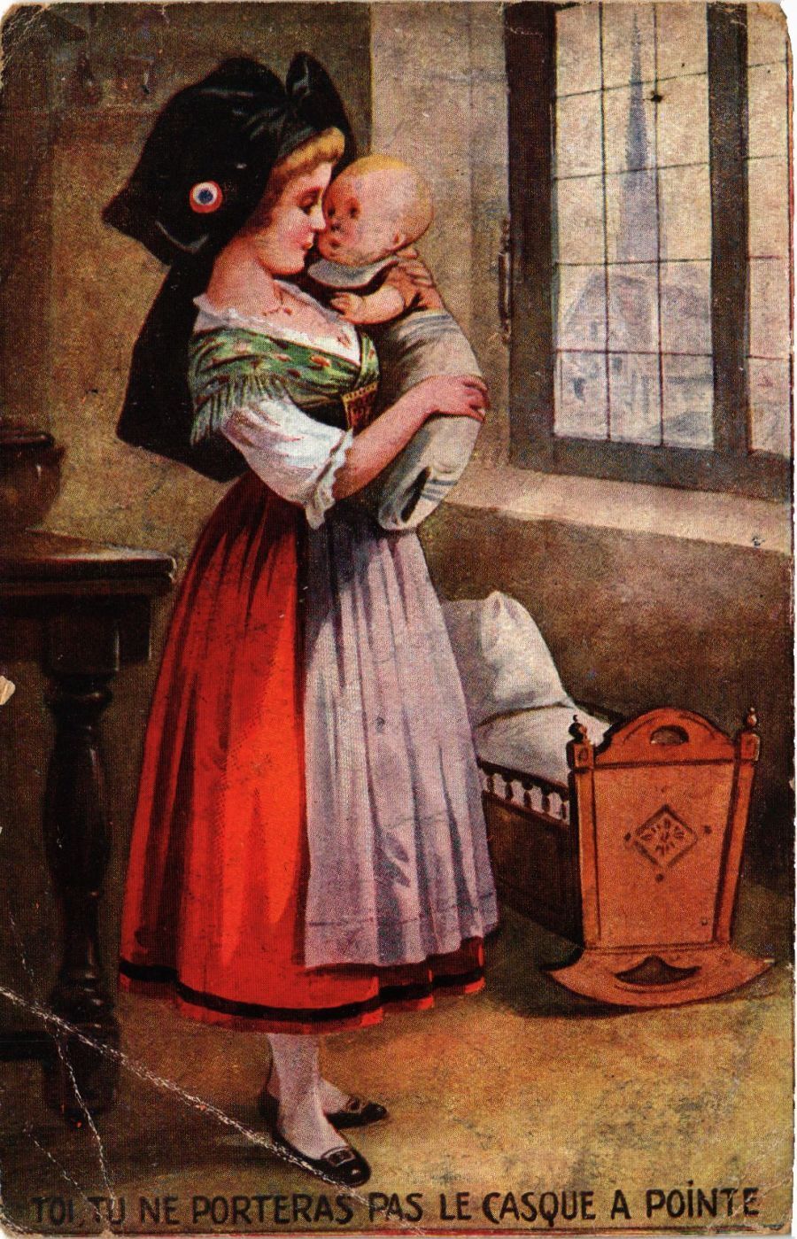 CPA France - Folklore - Young Lady with a Baby (770540)