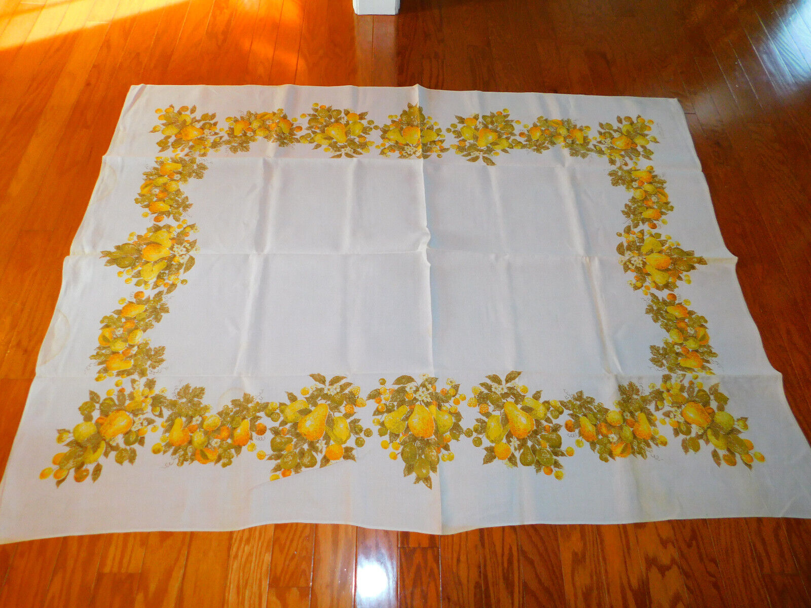 Vintage Fallani & Cohn Signed LUTHER TRAVIS Gold Fruit Linen Tablecloth 50x66