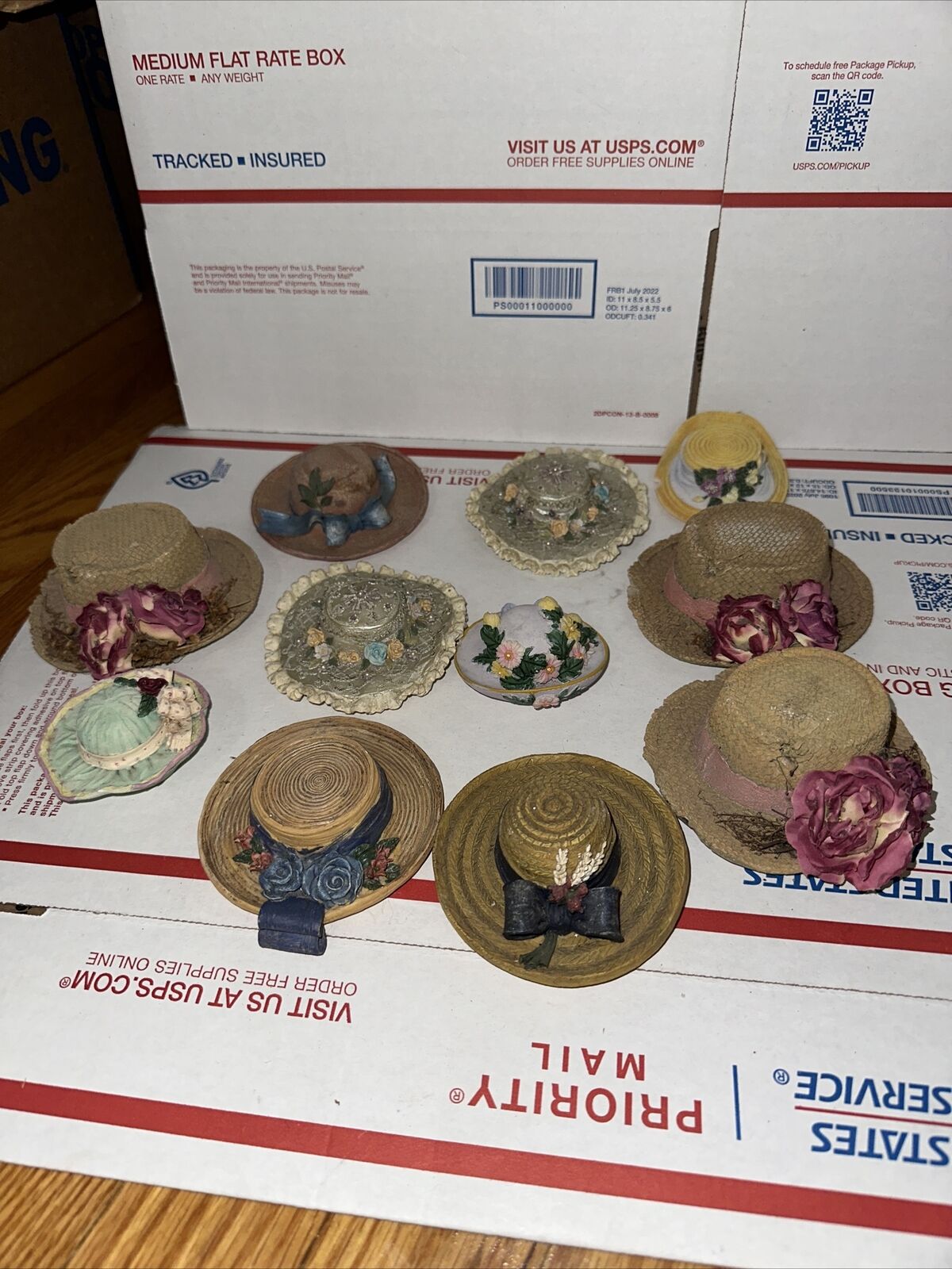 Lot Of 11 Hat Figurines
