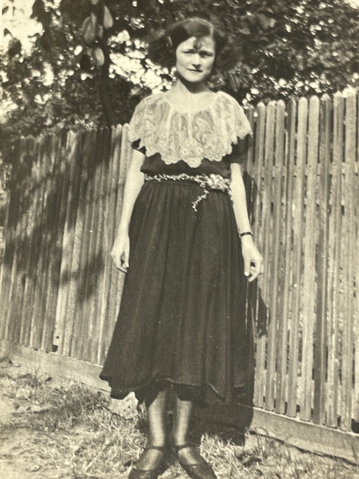 M2 Photograph 5x7 1920\'s Pretty Short Hair Brunette Lovely Dress Woman