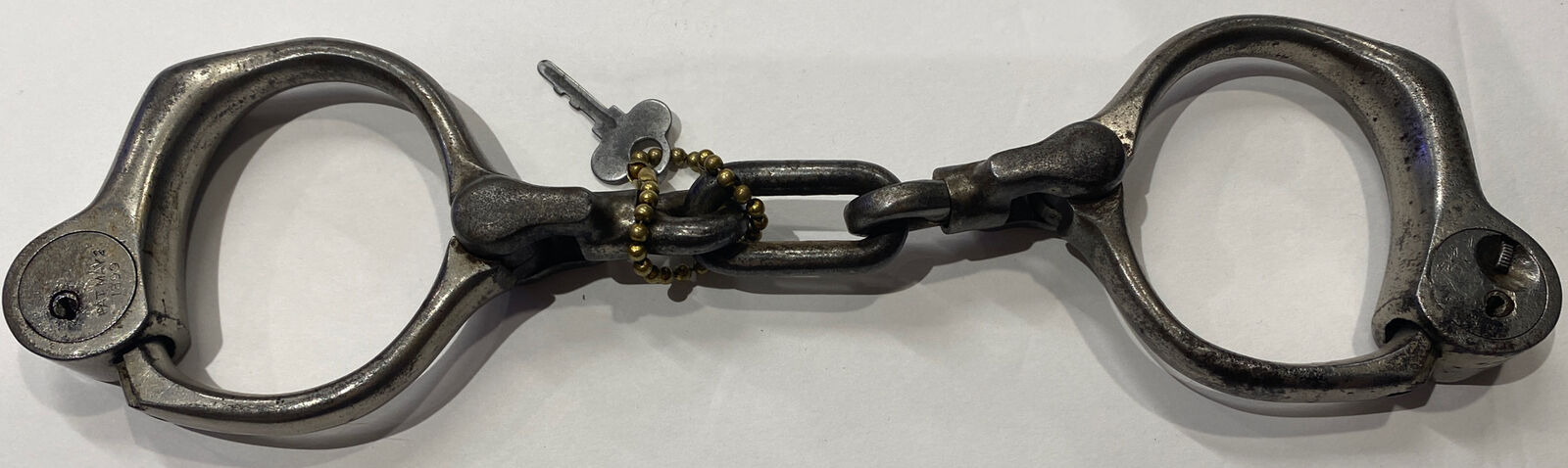 Antique 1899 Shackles Handcuffs 15b77 padlock jail prisoner Bean Cobb W/KEY