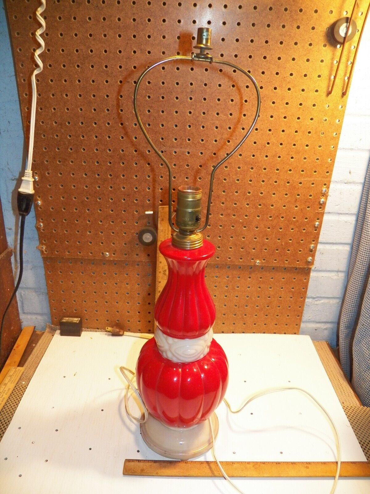 Vintage ALLADIN Red & Ivory 1950’s Alacite Table Lamp