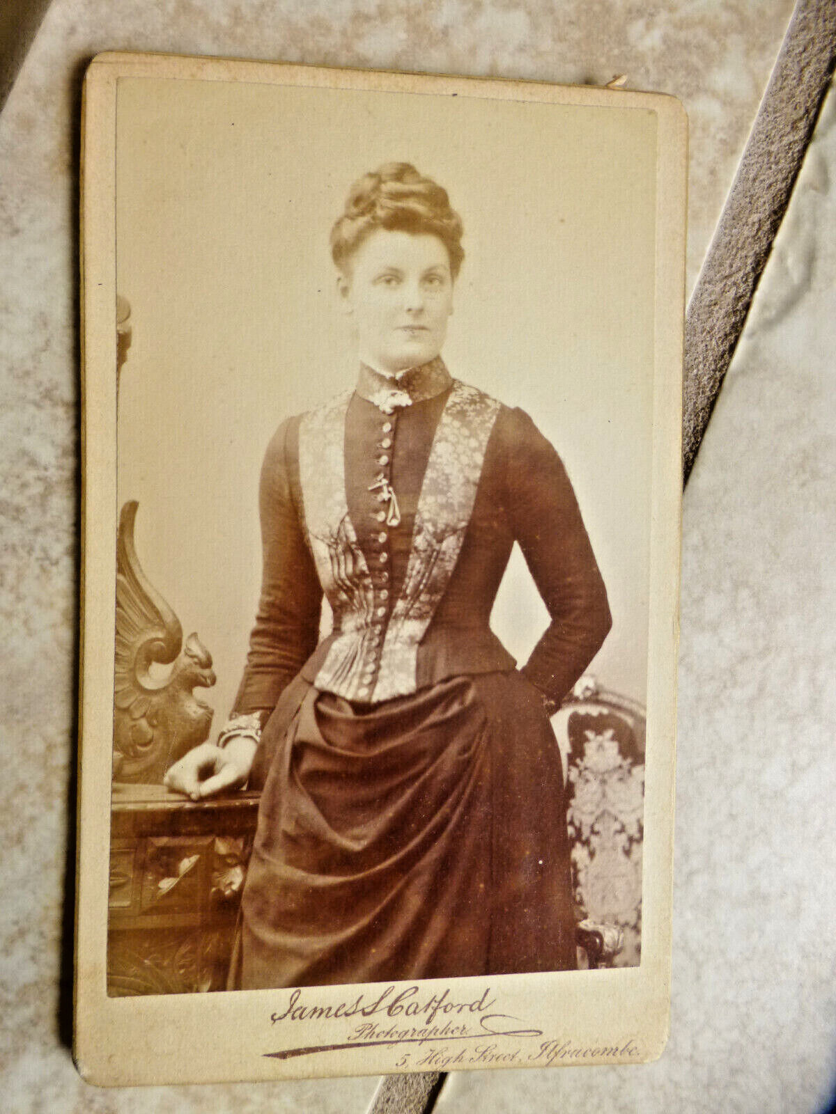 Antique CDV Cabinet Photo Young Victorian Woman Nice Front Pleated Dress 