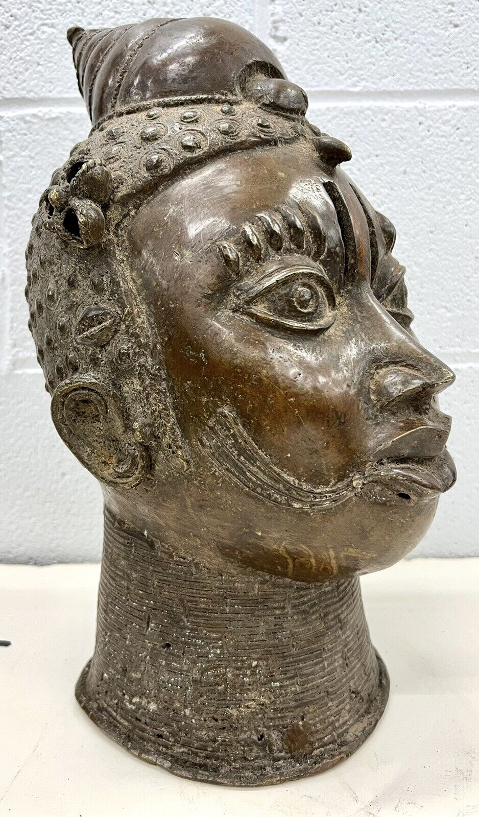 Extra Large Head of Nigerian Oba (king) -RARE form  - 16\