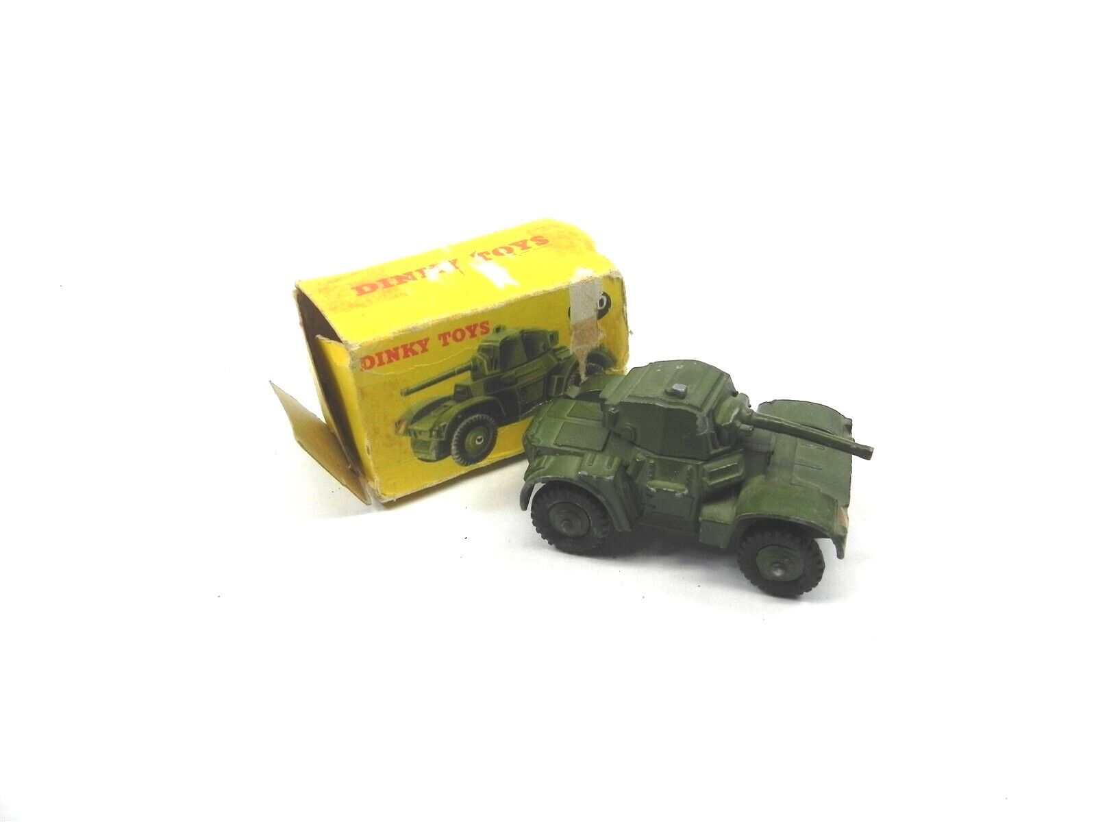 VINTAGE ANTIQUE DINKY TOYS #670 ARMOURED CAR MILITARY DAINLER TANK FOR DISPLAY