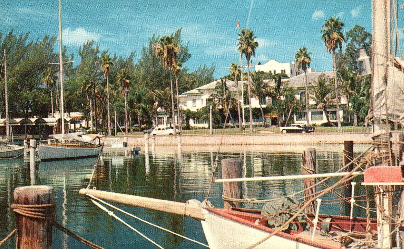 Postcard FL St Petersburg Yacht Club & Docks Yacht Basin Vintage PC G3752