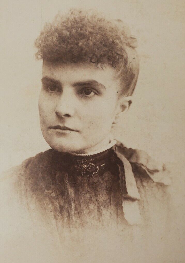 1889-1896 Columbus OHIO Centennial Cabinet Card Women Brooch BAKER ART GALLERY 