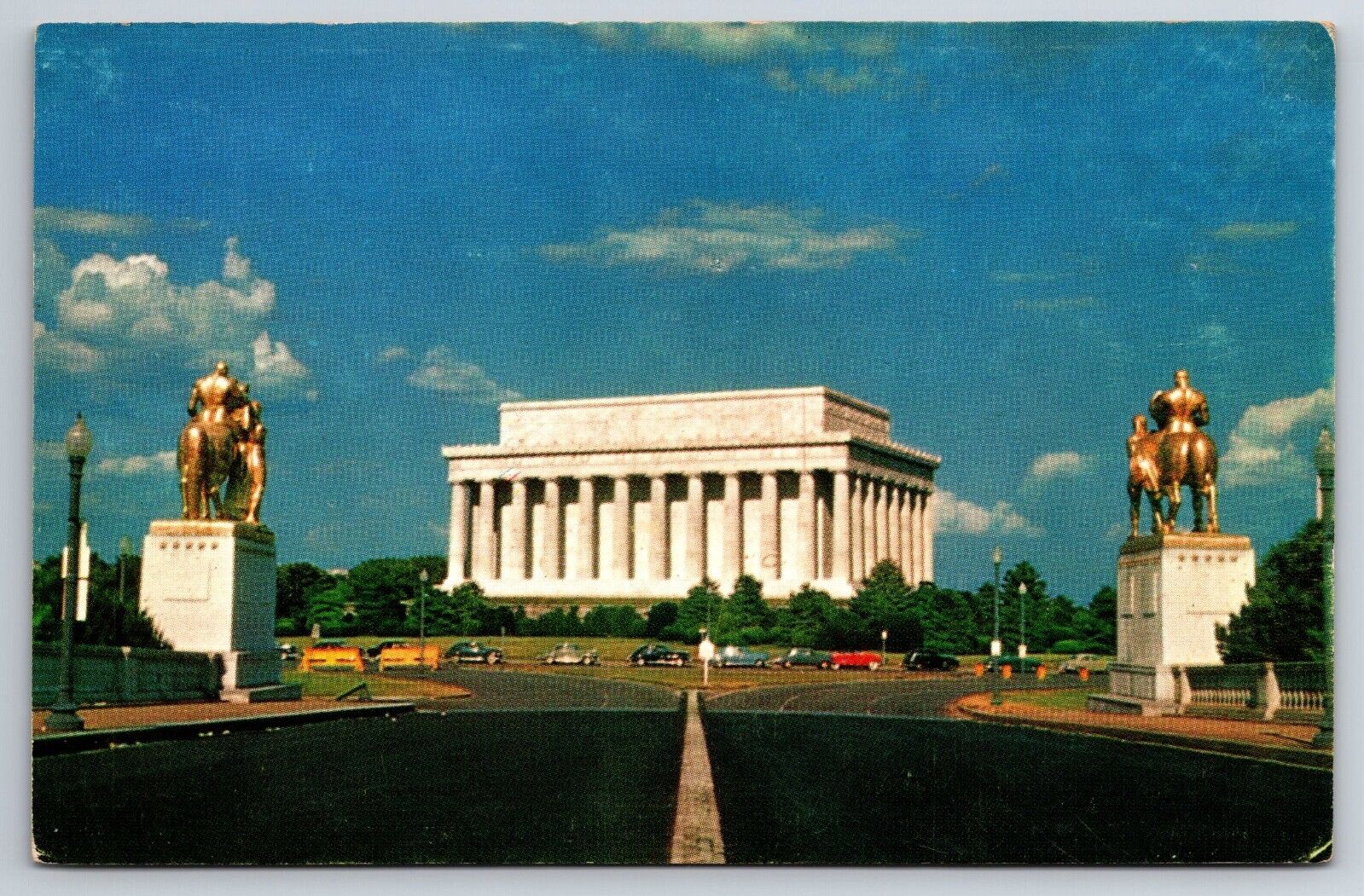Postcard - The Lincoln Memorial - Washington DC District of Columbia