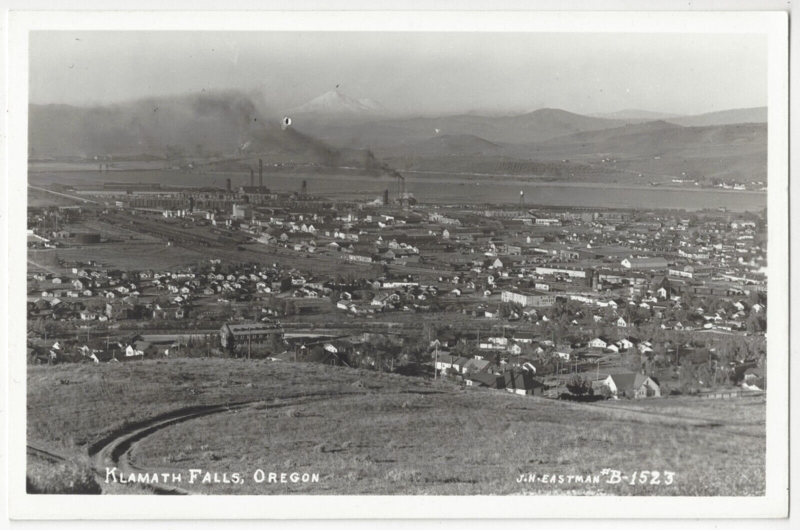 1940\'s Klamath Falls, Oregon - REAL PHOTO Town Overview - Vintage Postcard