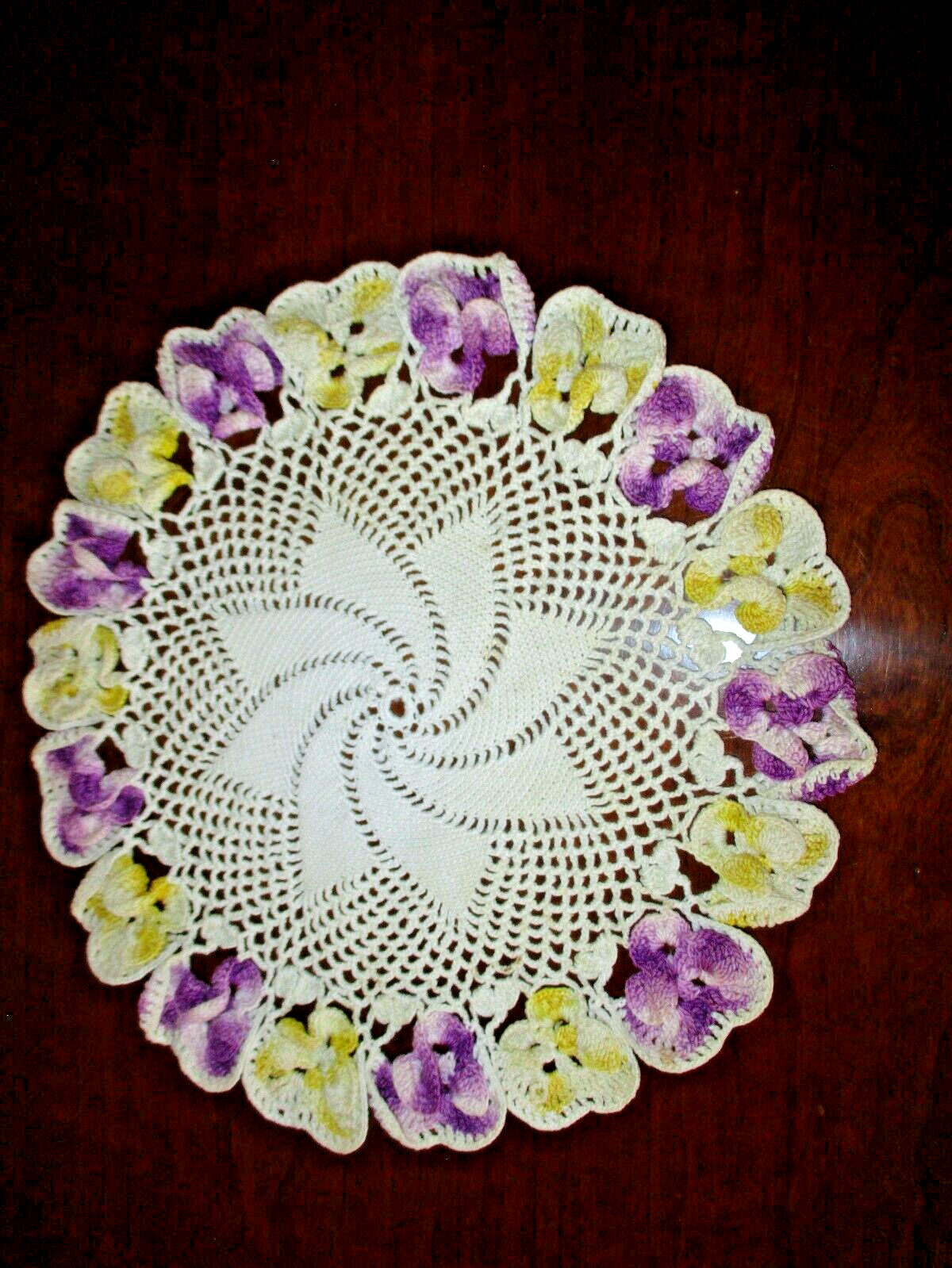 Vintage hand crocheted pansy edge 12\