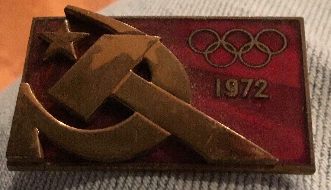 1972 Russian  Olympic Games NOC Badge Medal Pin