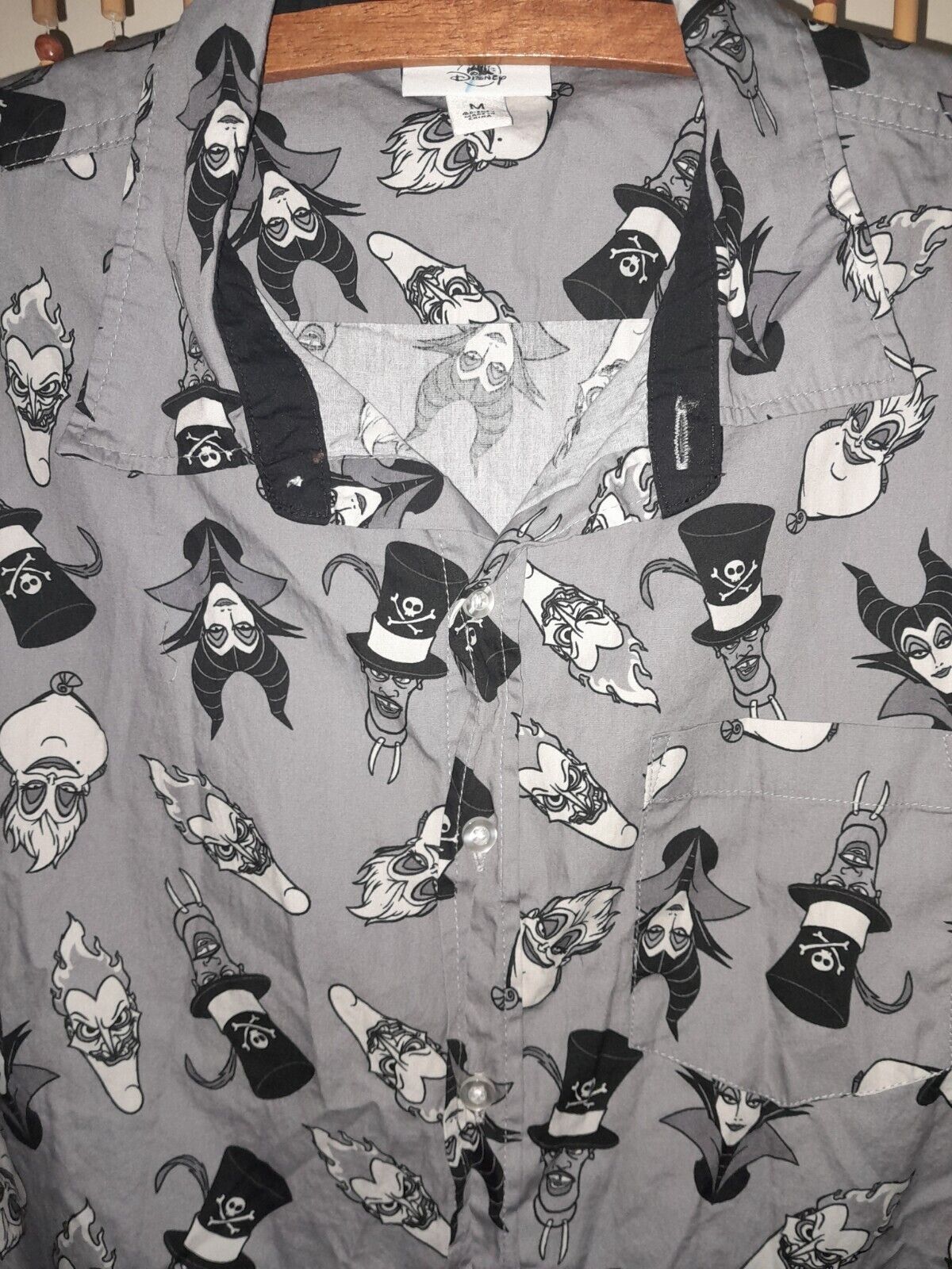 Disneyland Disney VILLIANS Print hades Ursula Malificent Button Mens Shirt S /M