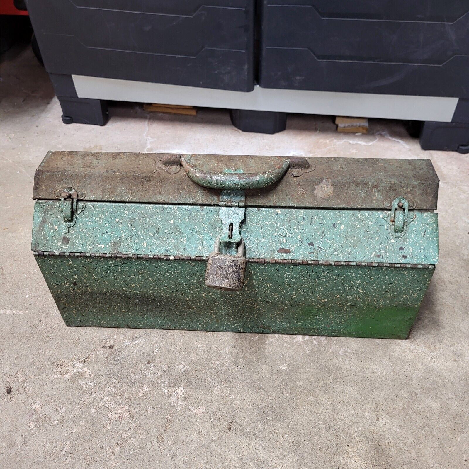 Vintage Tool Chest Green Speckled