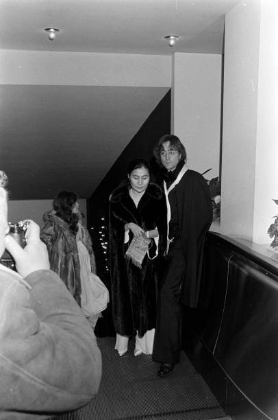 Carly Simon Yoko Ono and John Lennon attend the opening of a - 1977 Old Photo 1