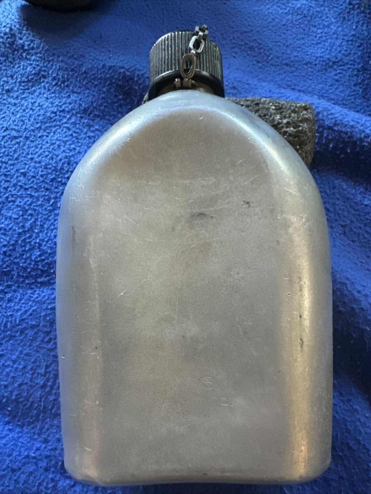 WWII US Army USMC M1910 Aluminum Canteen A.G.M. Co   1944