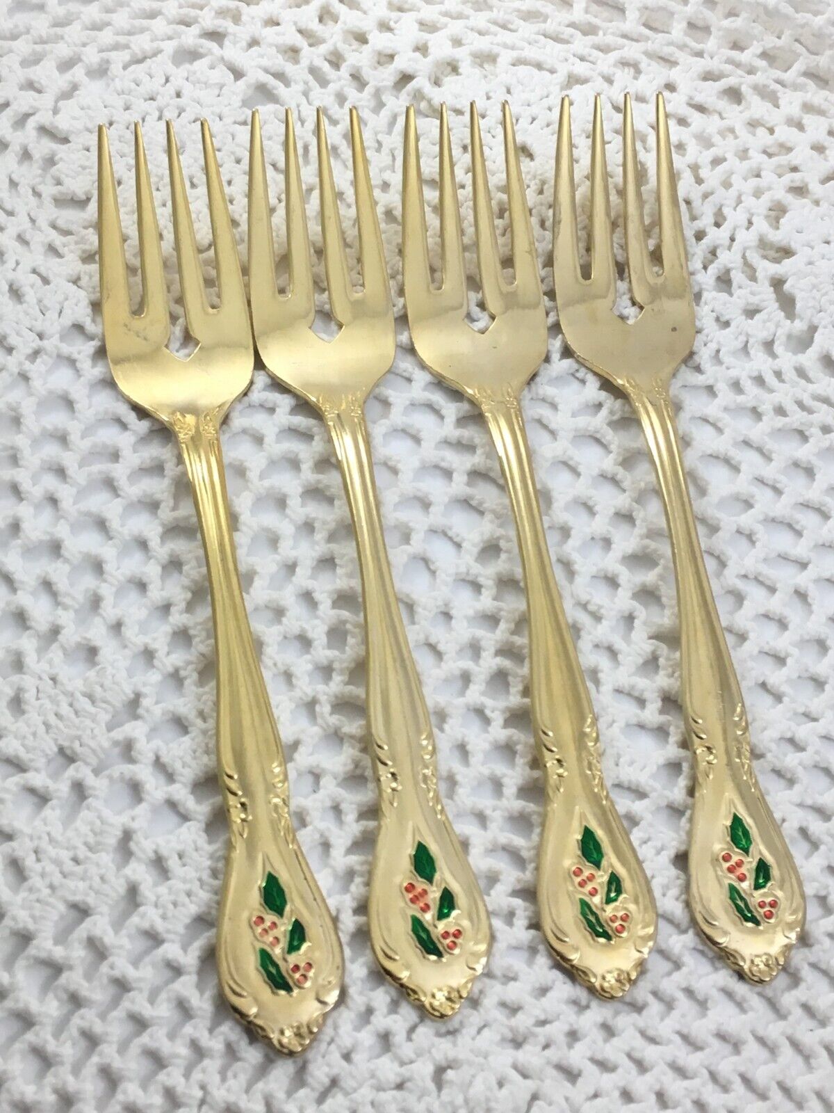 HOLLY Yuletide Unknown Manufacturer Holly Berry Christmas Gold 4 Salad Forks