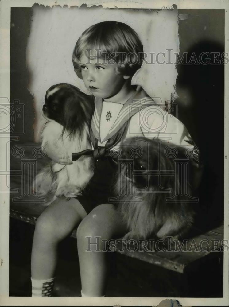 1930 Press Photo Henry Kuck with his dogs at Annual Pet Shoe in Madison Square