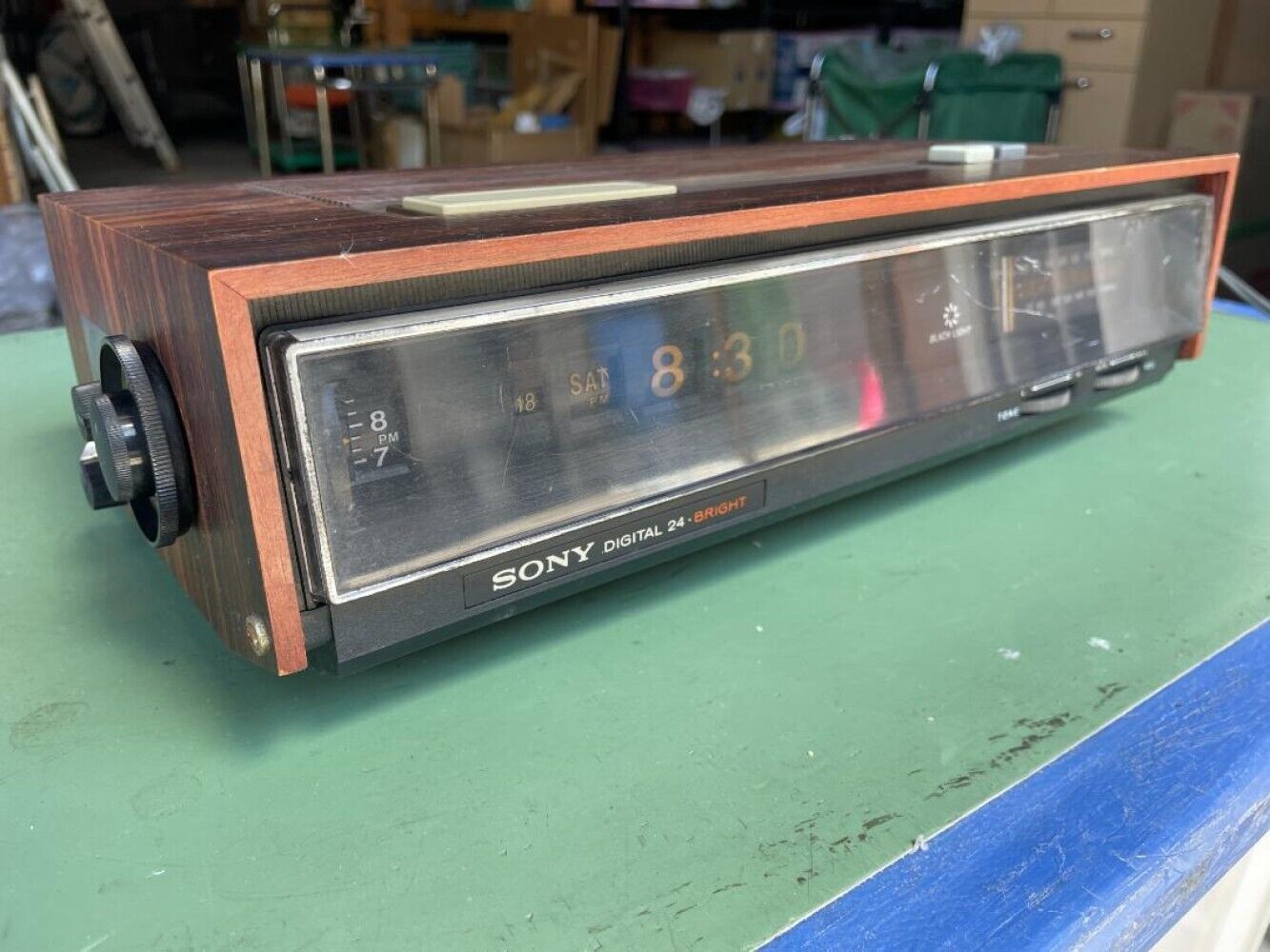 VINTAGE SONY Flip Clock Radio Transistor TFM-C600 Mid century Space age JAPAN