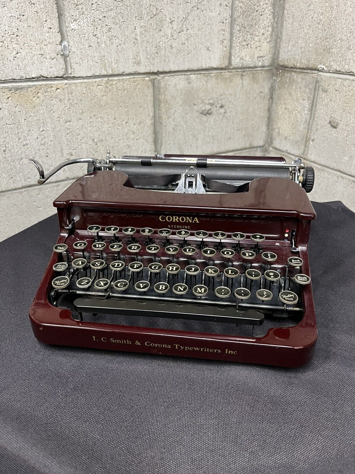 Vintage L.. C. Smith & Corona 1935 Sterling Maroon Manuel Typewriter W/Case