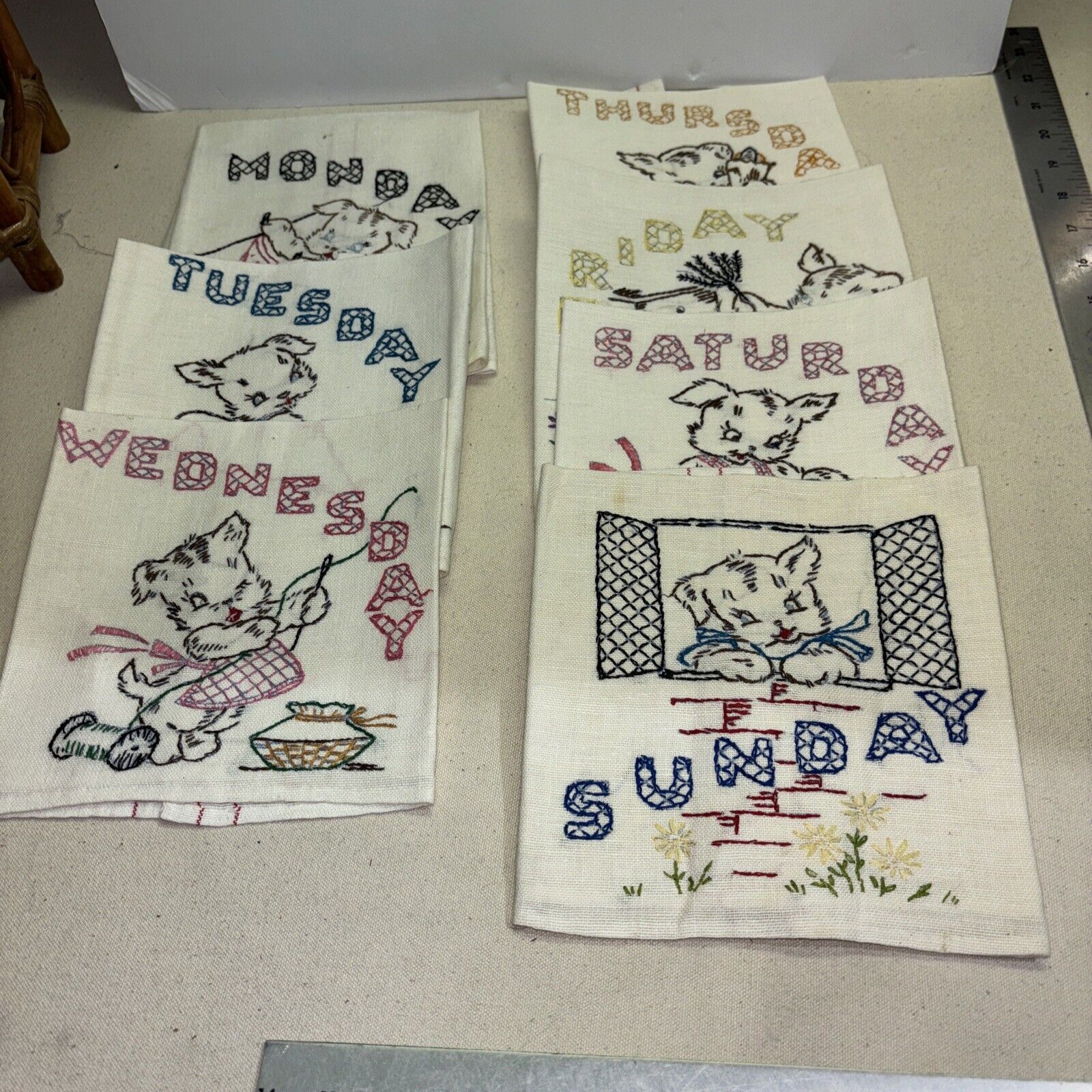 Lot of 7 VTG Kitchen Dish Towels Days of the Week Hand Embroidered Cats Kittens