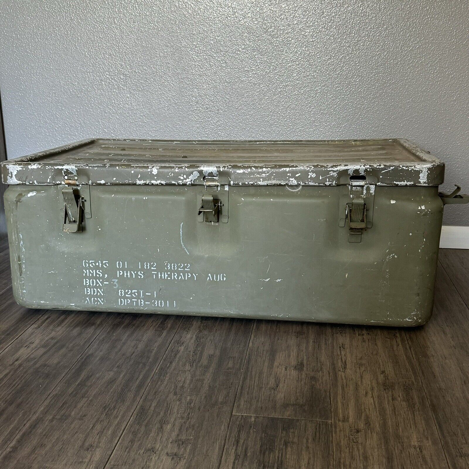 Military Aluminum Medical Supply Chest Storage Box Container 31x19x11