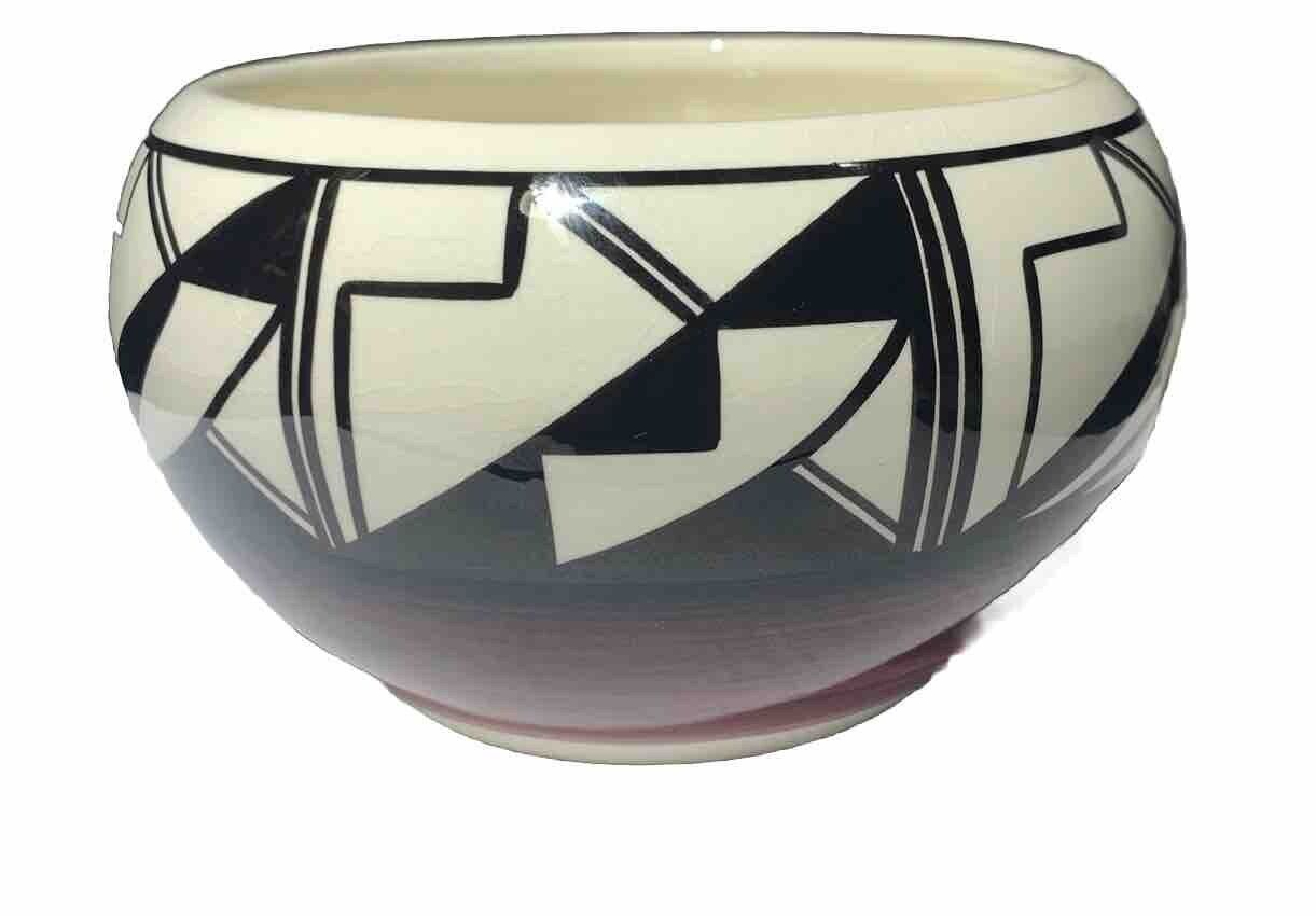 Native American UTE MTN Tribe Signed Pottery Southwestern Deco Black White VTG