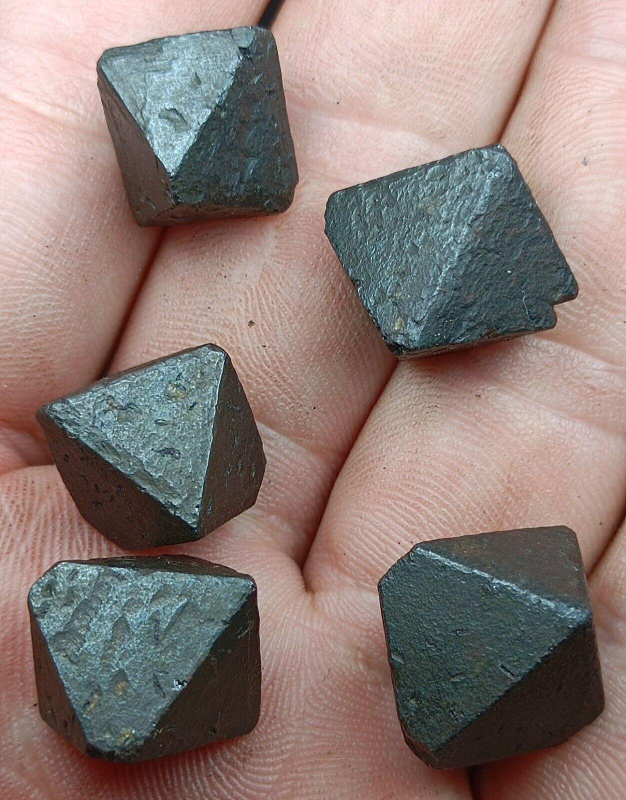Octahedron Magnetite Crystals with good luster & terminations#5-pcs 