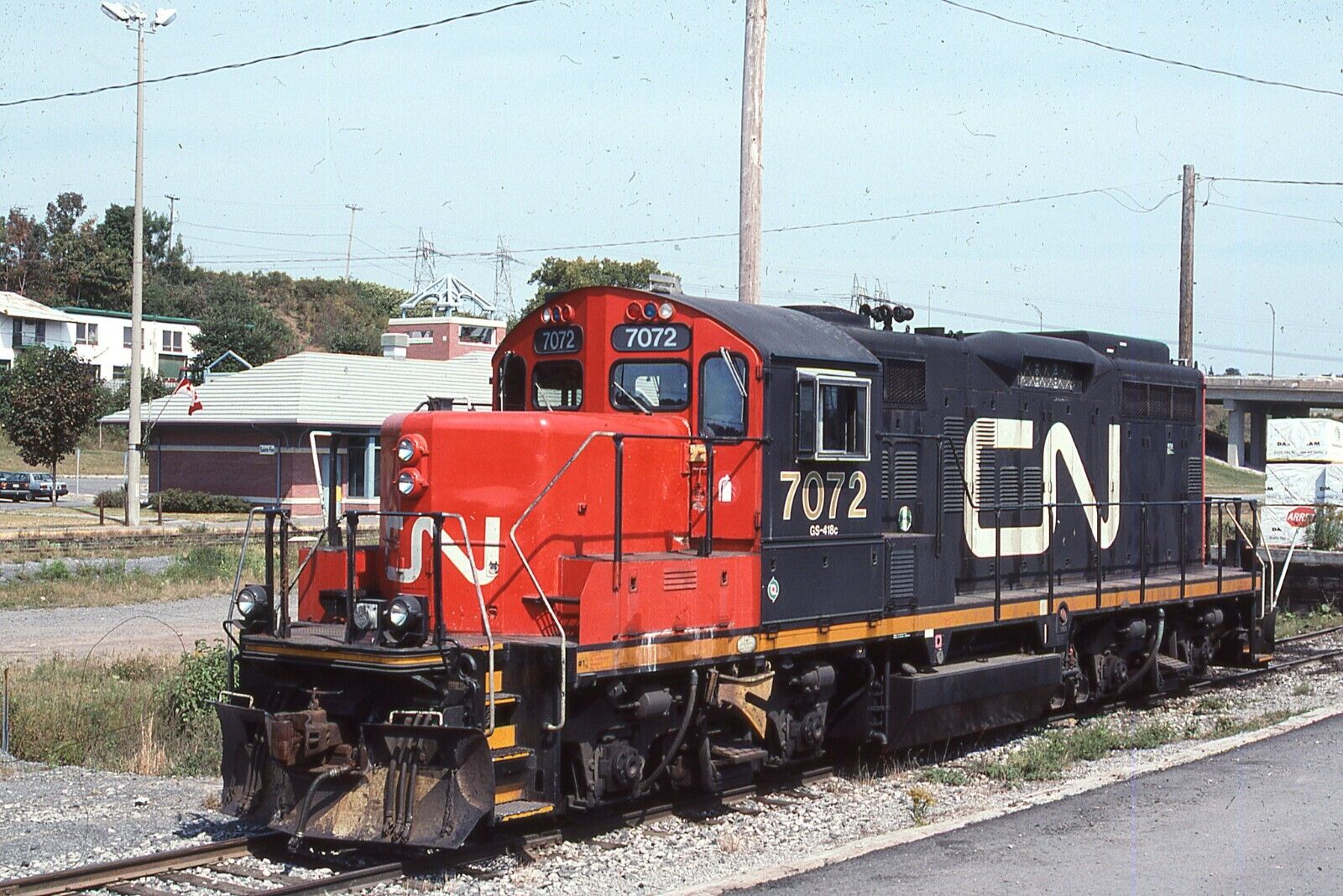 Duplicate Train Slide Canadian National GP-9 #7072 09/1999 Sainte Foy PQ