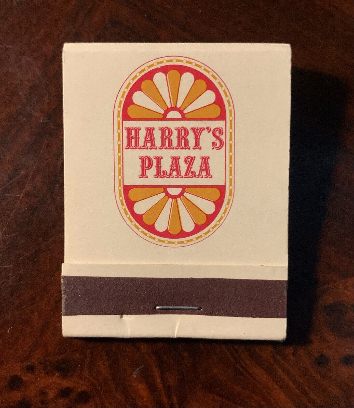 HARRY’S PLAZA State Street Santa Barbara Vintage Matchbook Full / Unstruck