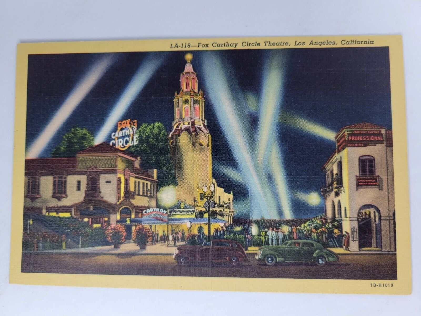Fox Carthay Circle Theatre, Los Angeles,  California.  Vintage Linen Postcard
