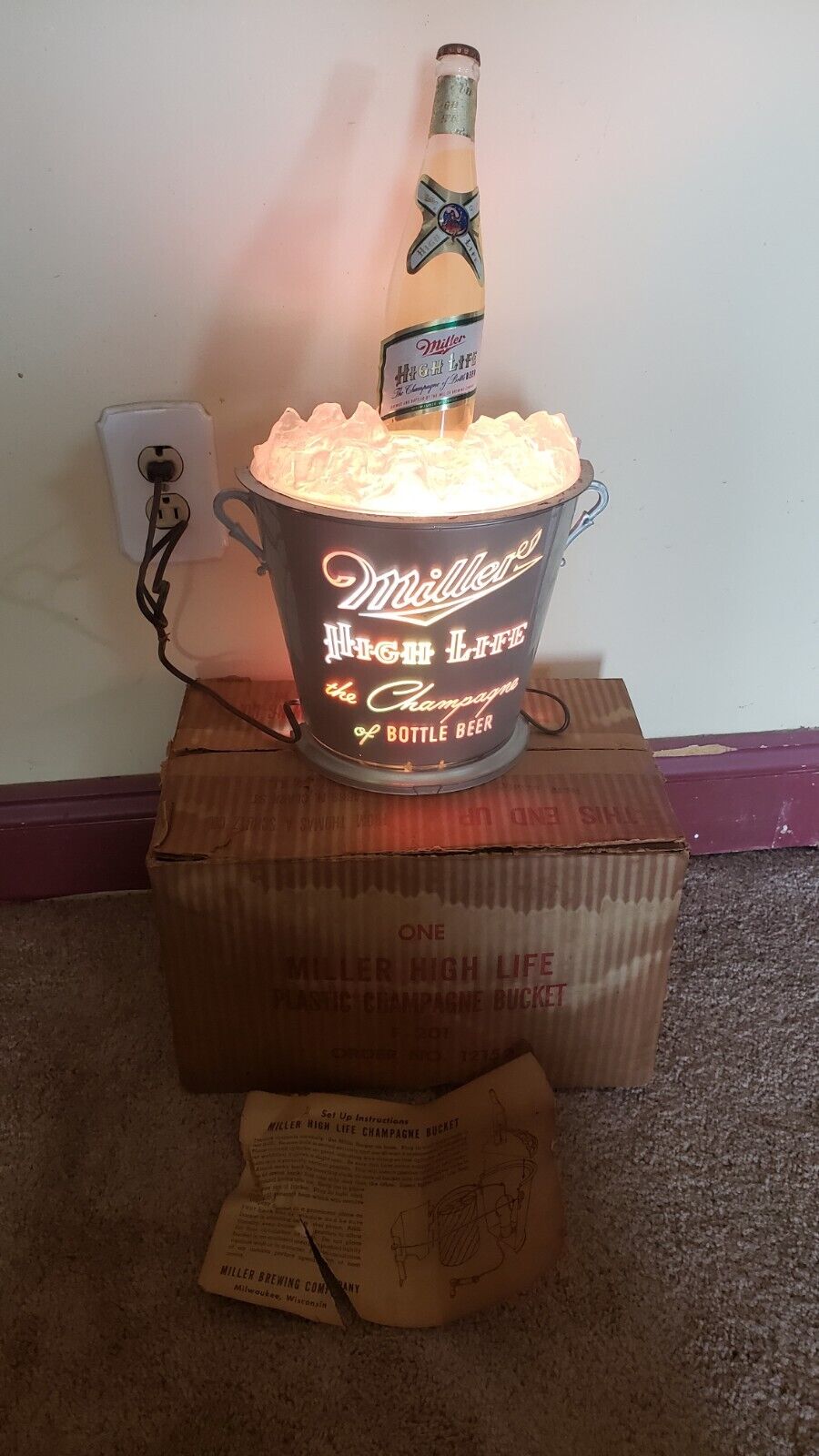 RARE Miller High Life Champagne Of Beer Bucket Wall Sconce Light 12152 ANIMATED 