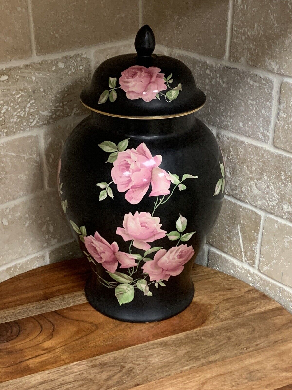Antique Crown Ducal A. G.R. & Co. Black Jar & Lid W/ Pink Cabbage Roses (69)