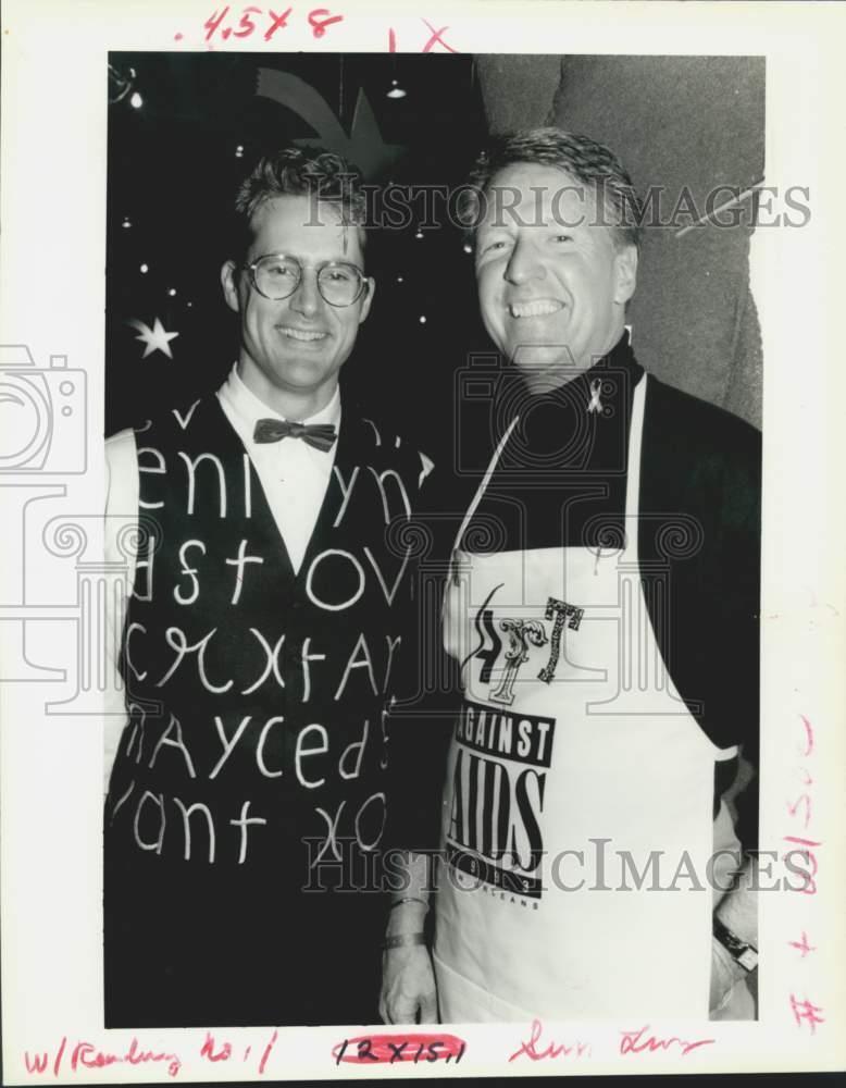 1993 Press Photo Gary Walker, Richard Thompson at the Art Against Aids event