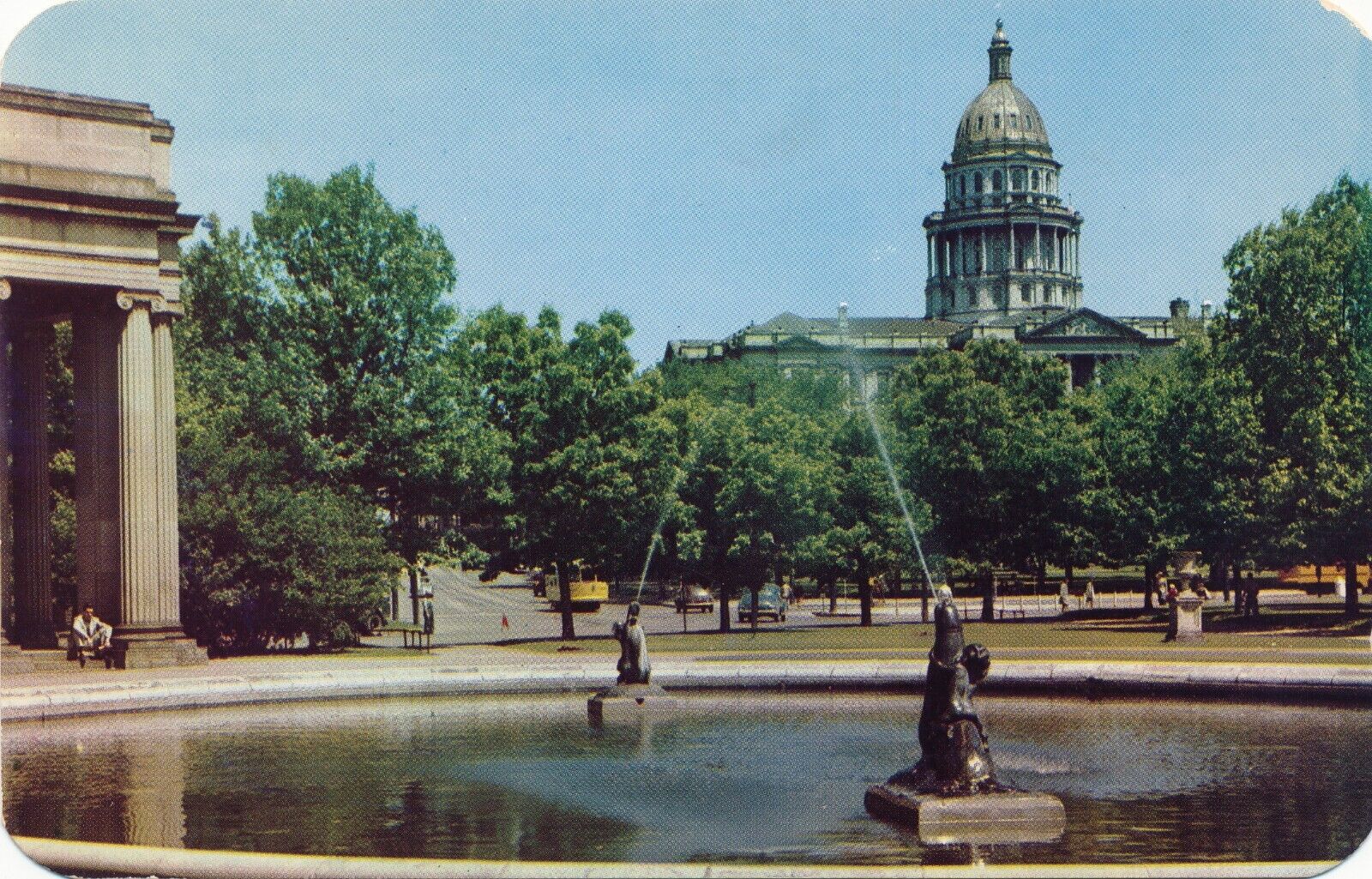 Colorado Capitol from Voorhee\'s Pool at Denver Civic Center 1954 postcard