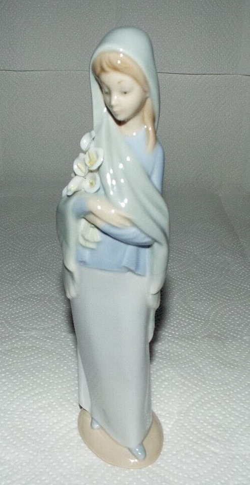 BEAUTIFUL LLADRO PORCELAIN FIGURINE #4650 FLOWER WITH CALLA LILIES RETIRED 1992